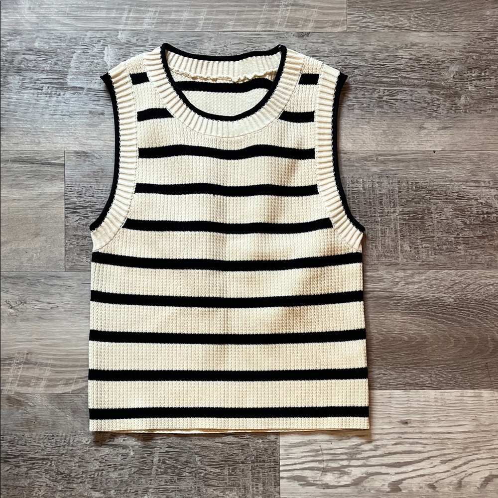 Striped Sleeveless Knit Top - Black and White